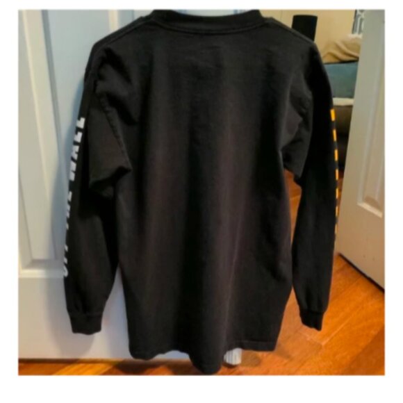 Vans Tee for Young Men-Size Medium Pre-owned - Picture 2 of 4